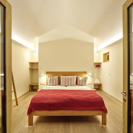 Отель Weinkulturgut Longen-schloeder