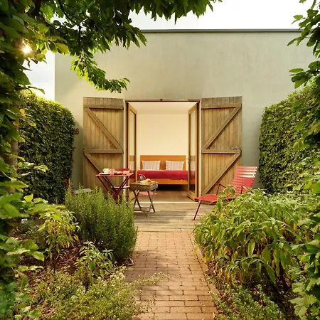 Weinkulturgut Longen-schloeder Hotel Longuich