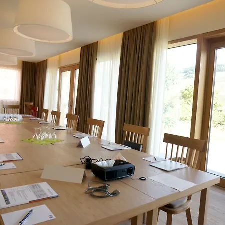 Weinkulturgut Longen-schloeder Отель Longuich