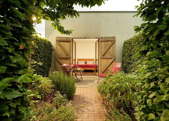 Weinkulturgut Longen-schloeder Hotel Longuich